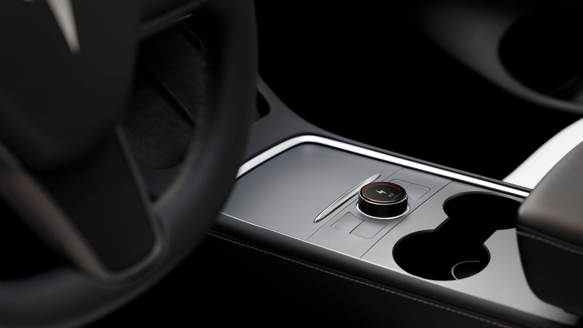 S3XY Knob 安裝於 Tesla 中控台