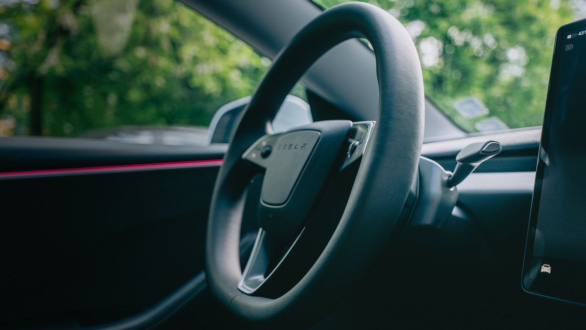 S3XY Stalk 安裝於 Tesla 方向盤