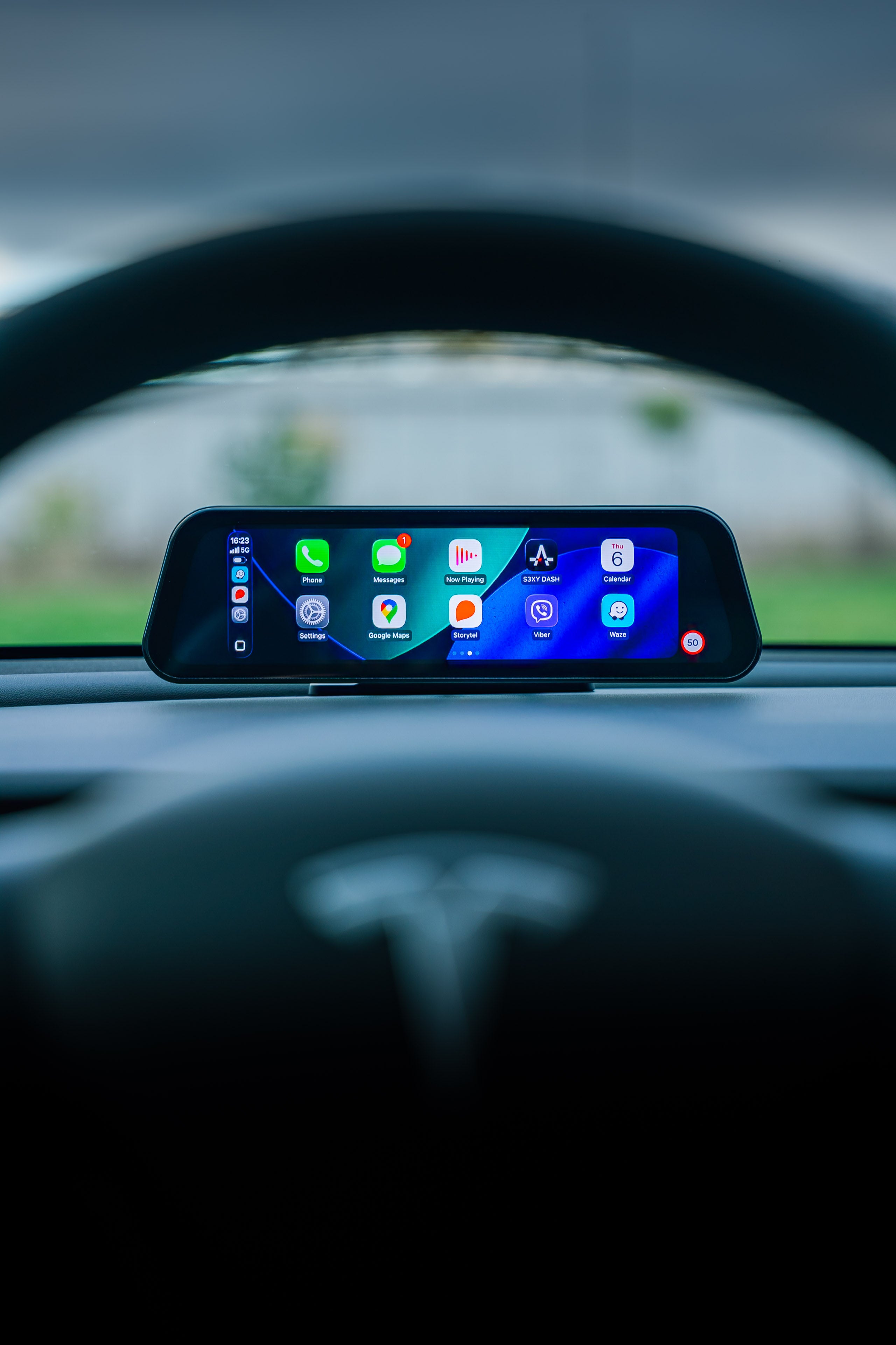 S3XY Dash テスラ用ヘッドアップディスプレイ The S3XY Dash